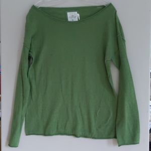 🌺5/$15🌺Cute scoop neck sweater.